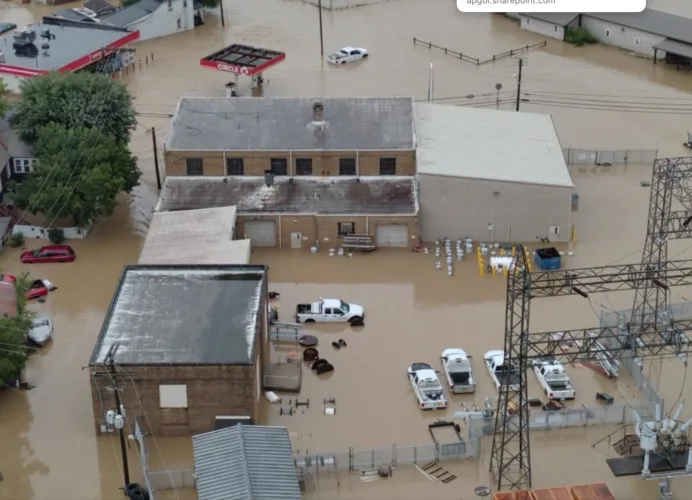 Severe weather pummels Midwest